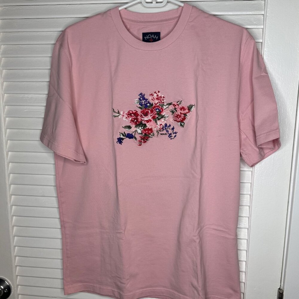 Noah Pale Pink Bloom Embroidered Tee Medium